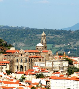 cathedrale-puy-en-velay-compostelle