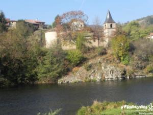 AltiLigerienne-2018-vue sur village au bord de l'allier