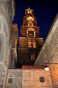 le chemin de saint regis GR 430 - cathédrale du puy en velay