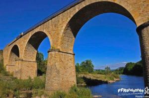 sentier de la loire GR 3 - viaduc à lavoute sur loire