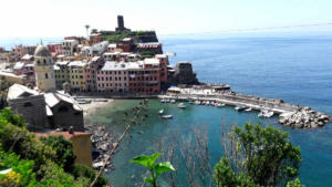 escapade en emblavez - rando dans les cinque terre en Italie - vue sur le port